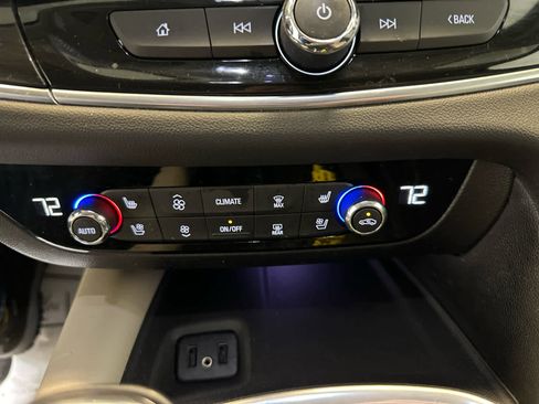 Used 2018 Buick Enclave Premium w/ Experience Buick Package image 28