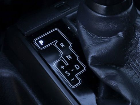 Used 2021 Toyota Tacoma SR w/ SR Convenience Package image 32