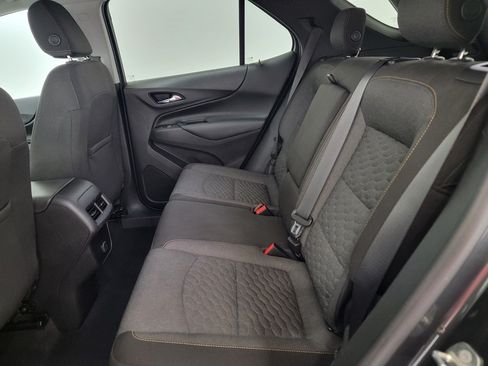 Used 2018 Chevrolet Equinox LT FWD image 13