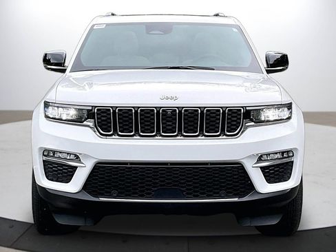 Certified 2024 Jeep Grand Cherokee Limited w/ Luxury Tech Group II AWD/4WD image 3