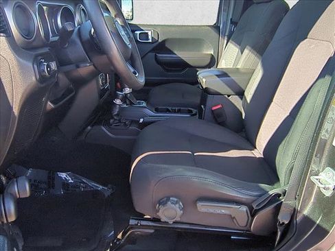 Used 2019 Jeep Wrangler Unlimited Sport image 16