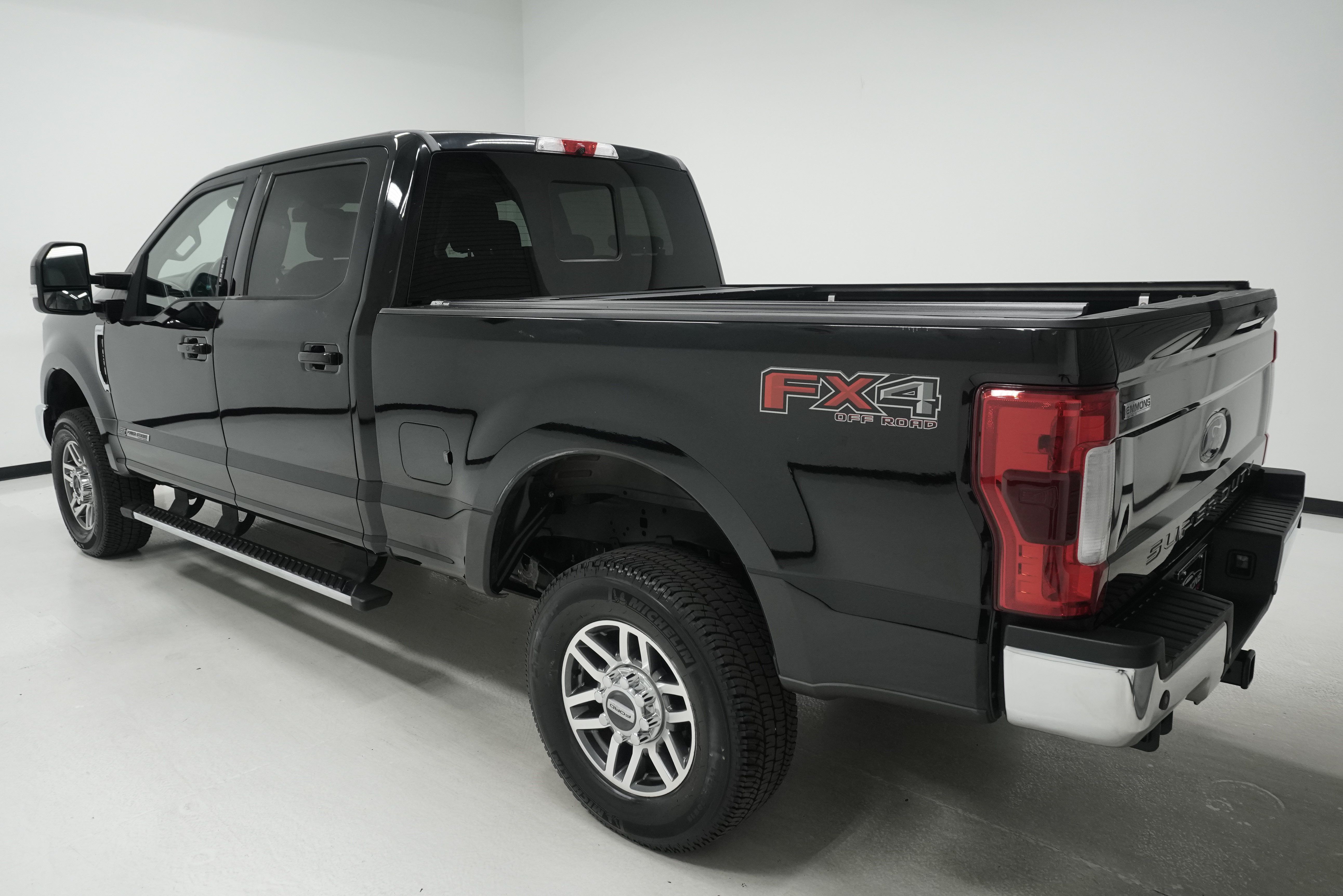 Used 2017 Ford F250 Lariat w/ Lariat Ultimate Package AWD/4WD image 4