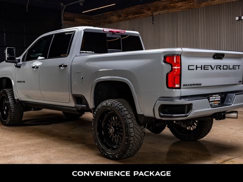 Used 2024 Chevrolet Silverado 2500 LTZ w/ LTZ Plus Package image 7