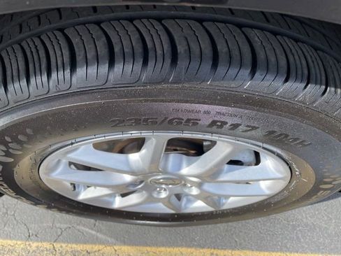 Used 2024 Chrysler Pacifica Touring-L image 26