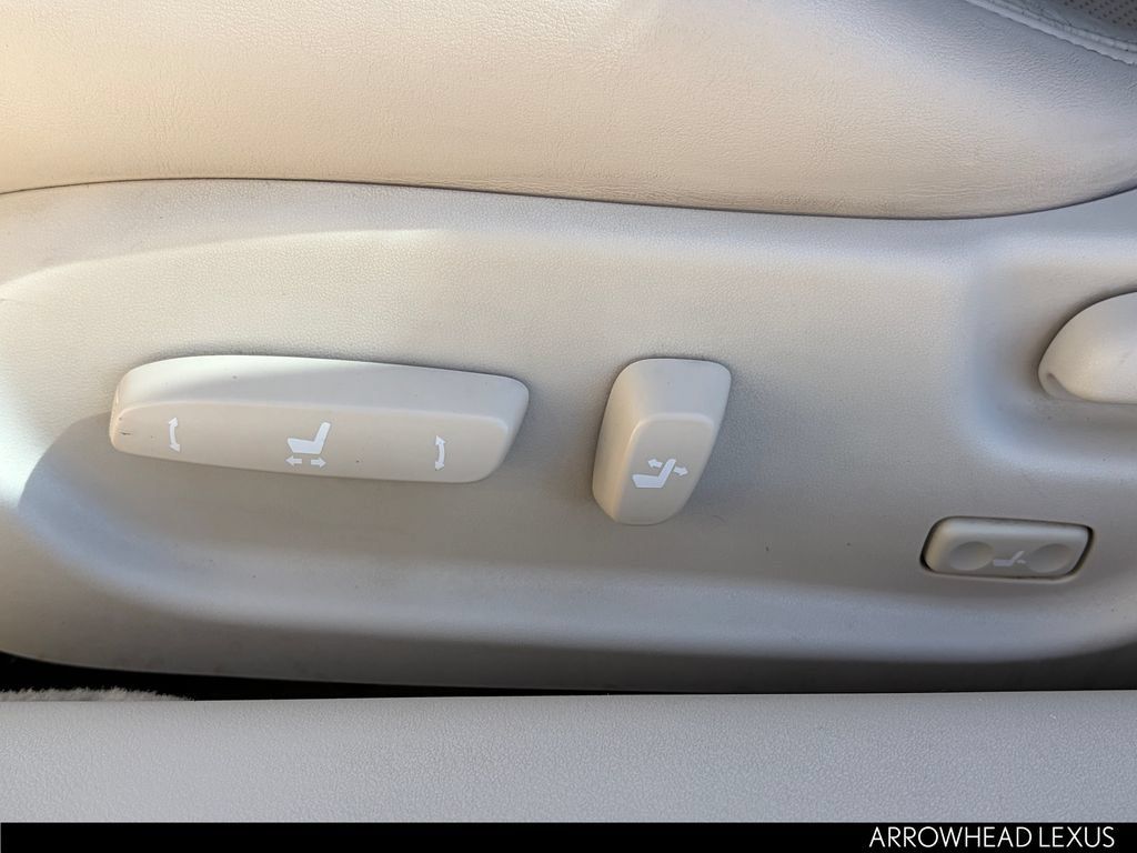 Used 2012 Lexus IS 250C RWD image 19