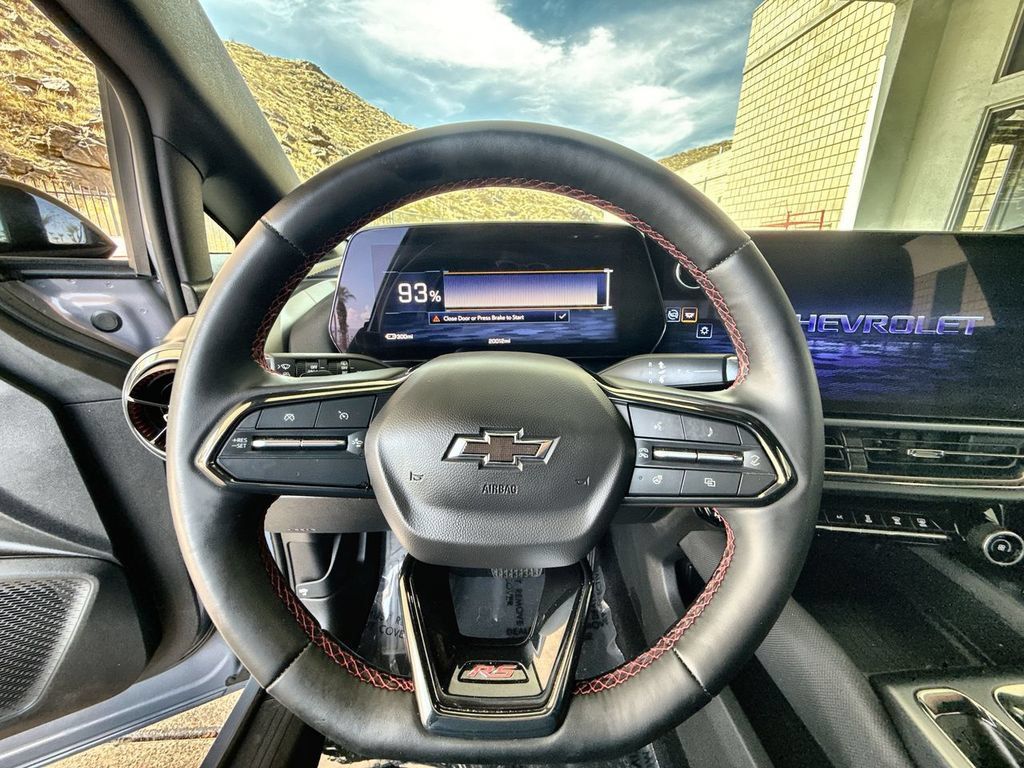 Used 2024 Chevrolet Equinox EV RS FWD image 11
