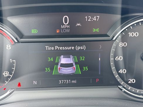 Certified 2022 Cadillac XT6 Premium Luxury w/ LPO, Floor Liner Package image 32