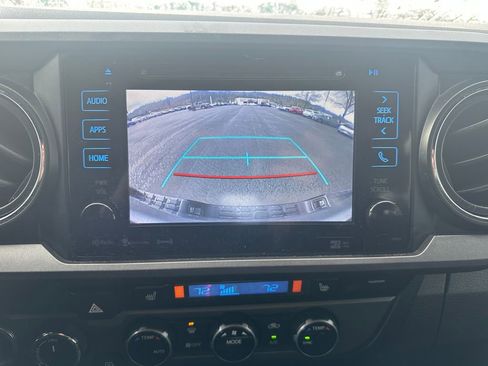 Used 2016 Toyota Tacoma TRD Sport w/ Premium & Technology Package AWD/4WD image 16