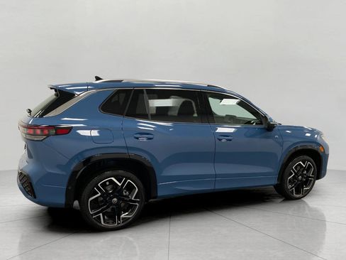 New 2026 Volkswagen Tiguan SEL R-Line image 2