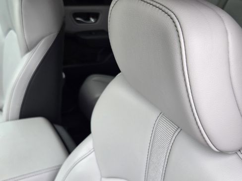 Certified 2024 Honda Pilot Touring image 11