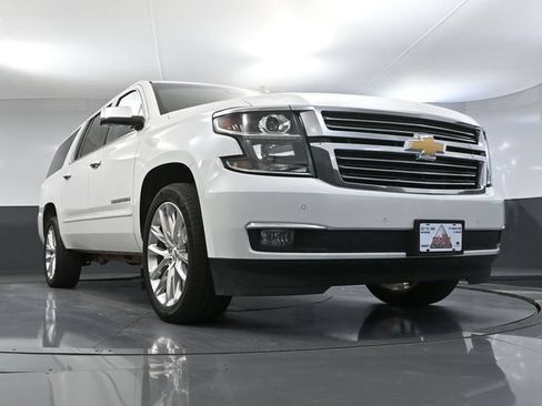 Used 2019 Chevrolet Suburban Premier w/ Premier Plus Edition AWD/4WD image 65