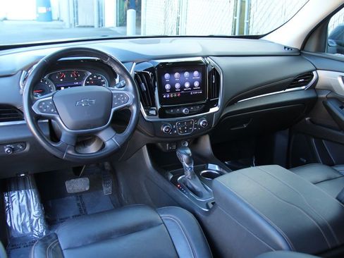 Used 2021 Chevrolet Traverse RS image 17