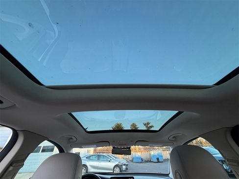 Used 2022 Mercedes-Benz GLC 300 4MATIC image 23