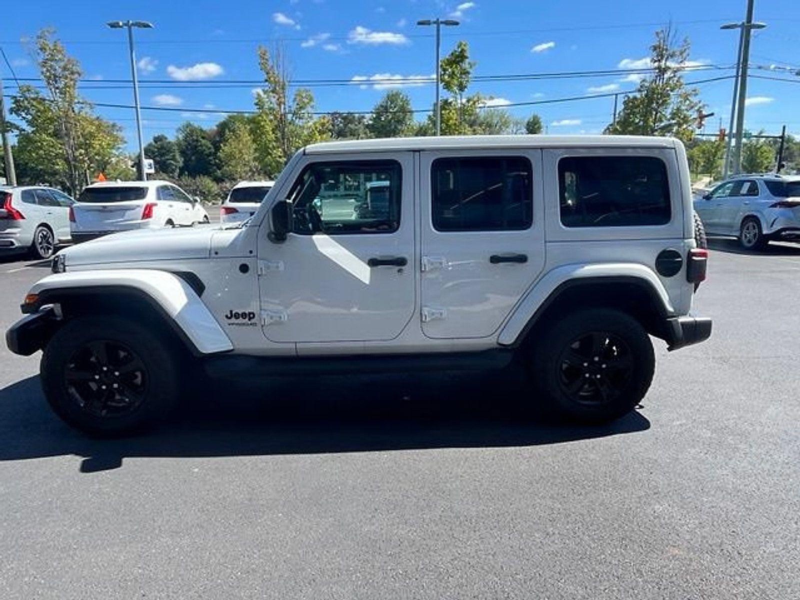 Used 2021 Jeep Wrangler Unlimited Sahara AWD/4WD image 4