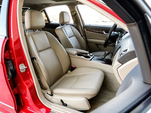 Used 2011 Mercedes-Benz C 300 Sedan w/ Premium 1 Pkg image 35