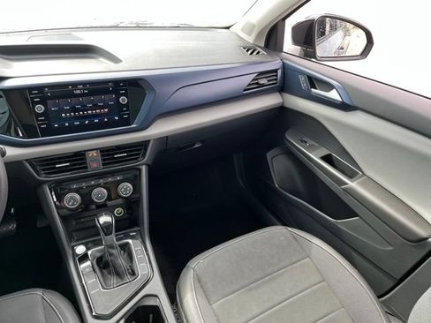 Used 2023 Volkswagen Taos SE w/ Panoramic Sunroof Package FWD image 13