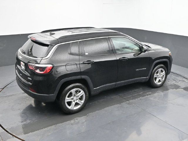 Used 2024 Jeep Compass Latitude w/ Altitude Special Edition AWD/4WD image 36