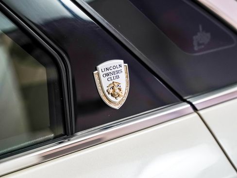 Used 2018 Lincoln MKZ Reserve image 24