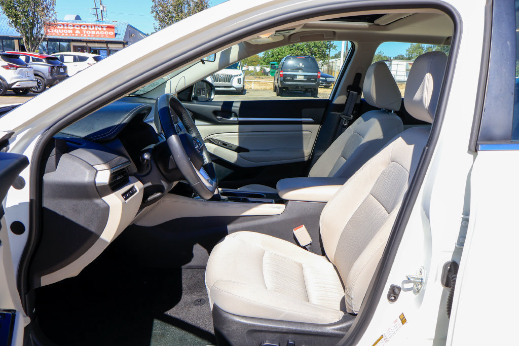 Used 2023 Nissan Altima 2.5 SV w/ SV Premium Package FWD image 7