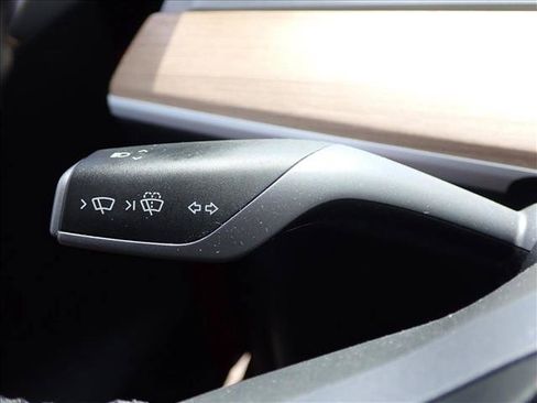Used 2023 Tesla Model Y Long Range AWD/4WD image 15