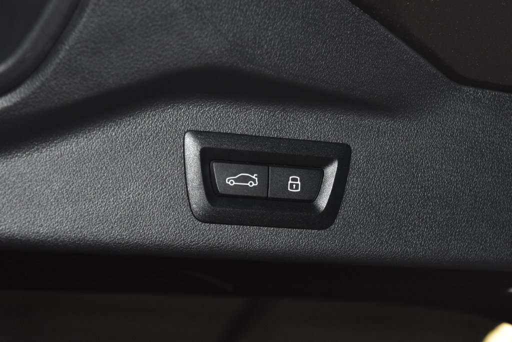 Used 2025 BMW X7 M60i AWD/4WD image 34