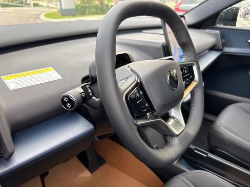 New 2026 Volvo EX30 Cross Country Ultra image 12