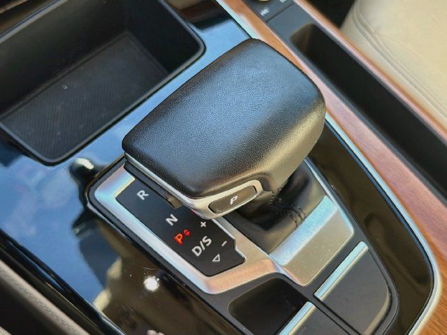 Used 2022 Audi Q5 2.0T Premium Plus w/ Premium Plus Package AWD/4WD image 17