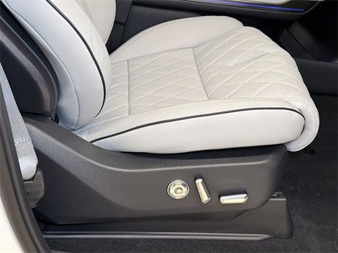 New 2025 Lincoln Navigator L Black Label w/ Black Label Special Edition image 13