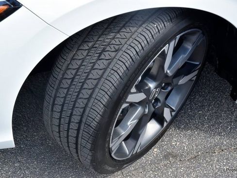 Certified 2025 Honda Civic Sport Touring image 5