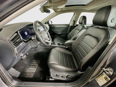 Used 2024 Volkswagen Jetta SE FWD image 13