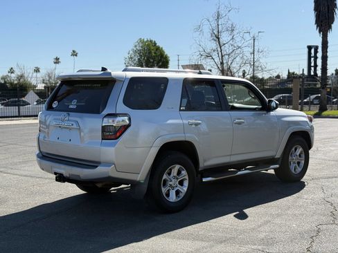 Used 2018 Toyota 4Runner SR5 image 5