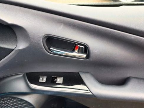 Used 2018 Toyota Prius Prime Plus image 33