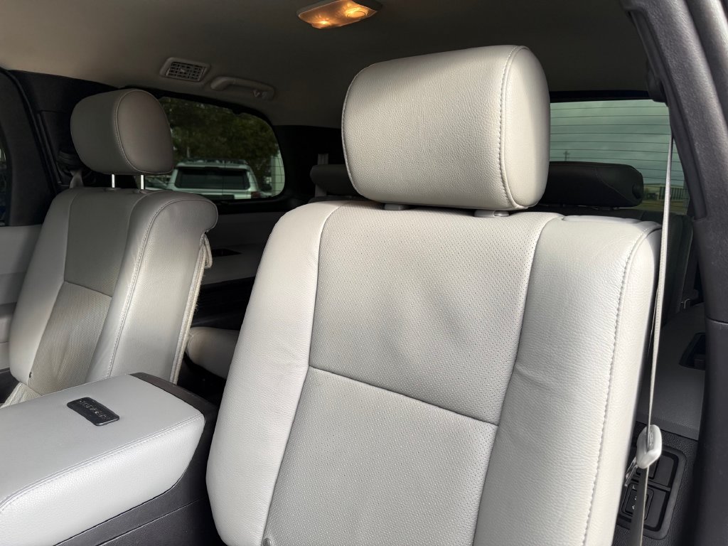 Used 2020 Toyota Sequoia Platinum AWD/4WD image 20