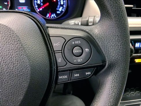 Used 2019 Toyota RAV4 XLE image 25