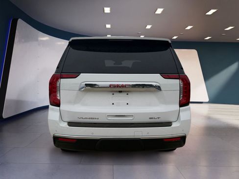Used 2023 GMC Yukon SLT w/ SLT Luxury Package image 4
