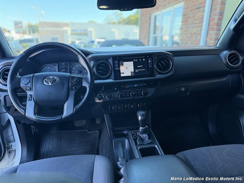 Used 2016 Toyota Tacoma TRD Sport AWD/4WD image 28