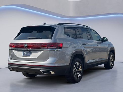 Certified 2026 Volkswagen Atlas SE FWD image 5