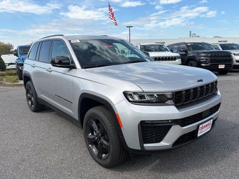 New 2026 Jeep Grand Cherokee Limited AWD/4WD image 2