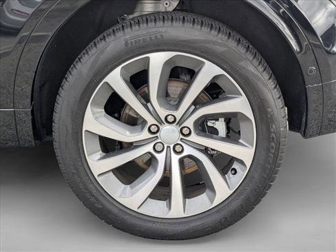 Certified 2024 Land Rover Discovery Sport S image 27