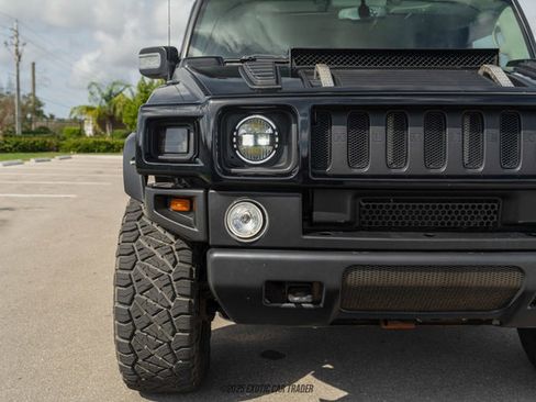 Used 2004 HUMMER H2 w/ Preferred Equipment Group image 92