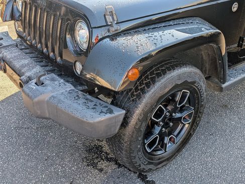 Used 2018 Jeep Wrangler Altitude image 11