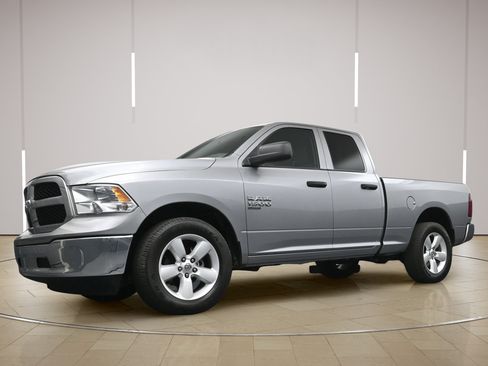 Used 2024 RAM 1500 Classic SLT AWD/4WD image 20