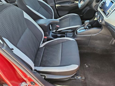 Used 2020 Nissan Versa SV w/ Trunk Package image 19