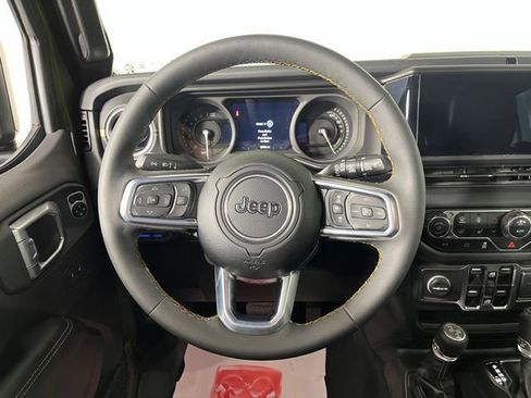 Used 2024 Jeep Wrangler Unlimited Sahara w/ Technology Group AWD/4WD image 20