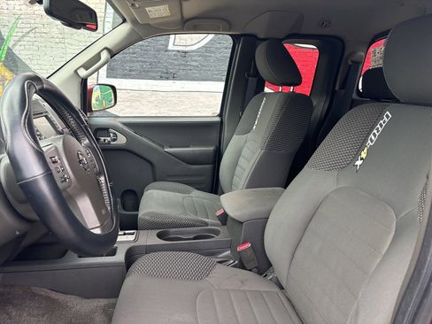 Used 2017 Nissan Frontier PRO-4X w/ Pro-4x Graphics Package image 11