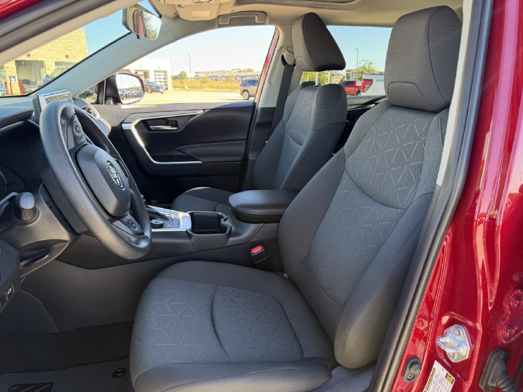 Used 2025 Toyota RAV4 XLE w/ Convenience Package AWD/4WD image 26