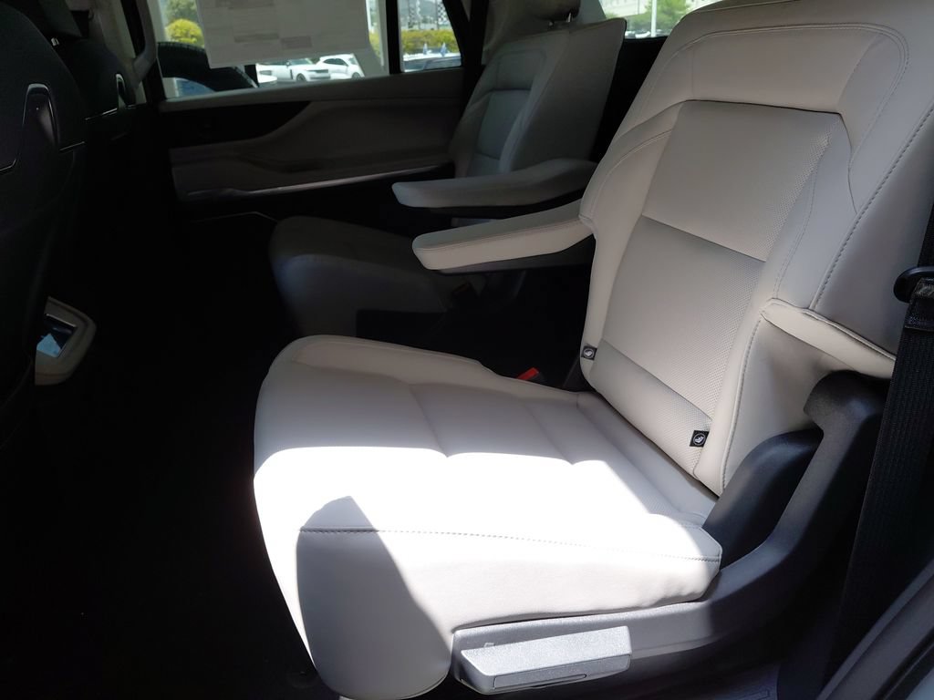 New 2026 Lincoln Navigator Premiere AWD/4WD image 44