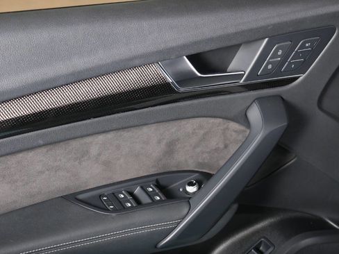 Used 2019 Audi SQ5 Premium Plus w/ Premium Plus Package image 34