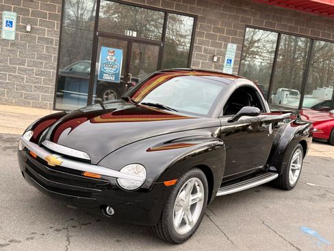 Used 2003 Chevrolet SSR w/ Preferred Equipment Group image 6