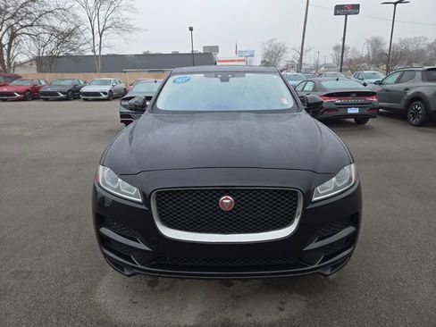 Used 2017 Jaguar F-PACE Premium image 3